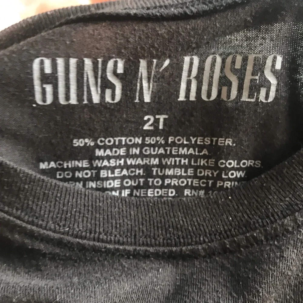Guns N’ Roses baby tee short sleeve crop top. - Picture 4 of 6